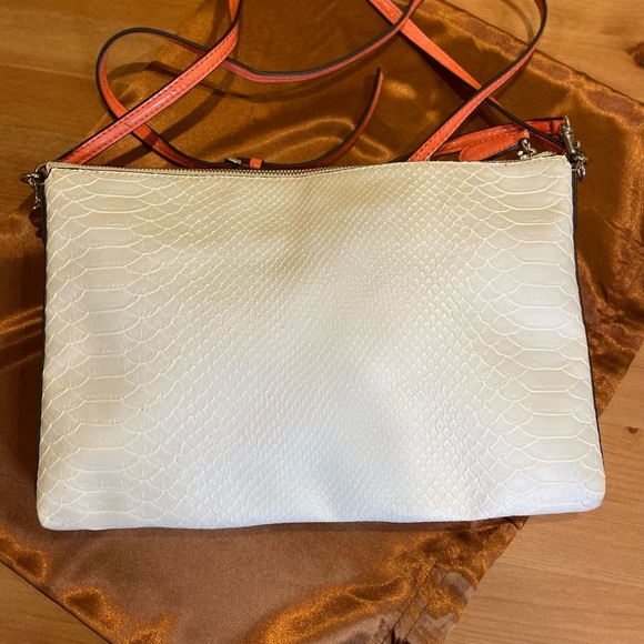 GUESS WHITE BAG WITH ORANGE/TAN TRIM - Picture 2 of 8